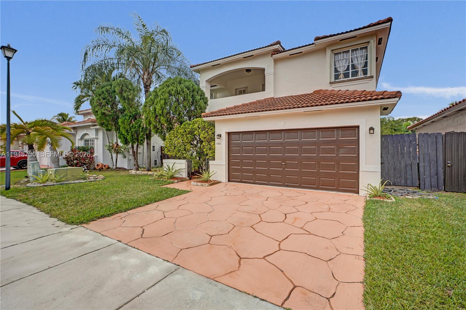 PELICANS COVE - Residential