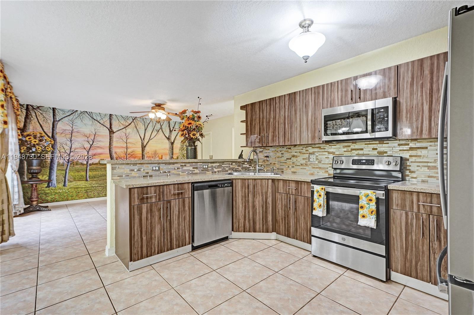 PELICANS COVE - Residential
