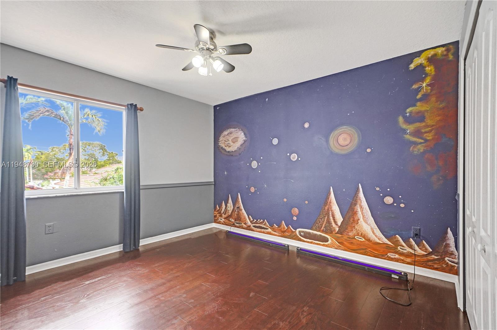 PELICANS COVE - Residential