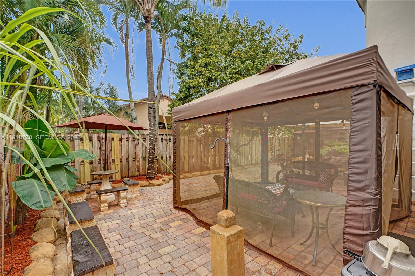 PELICANS COVE - Residential
