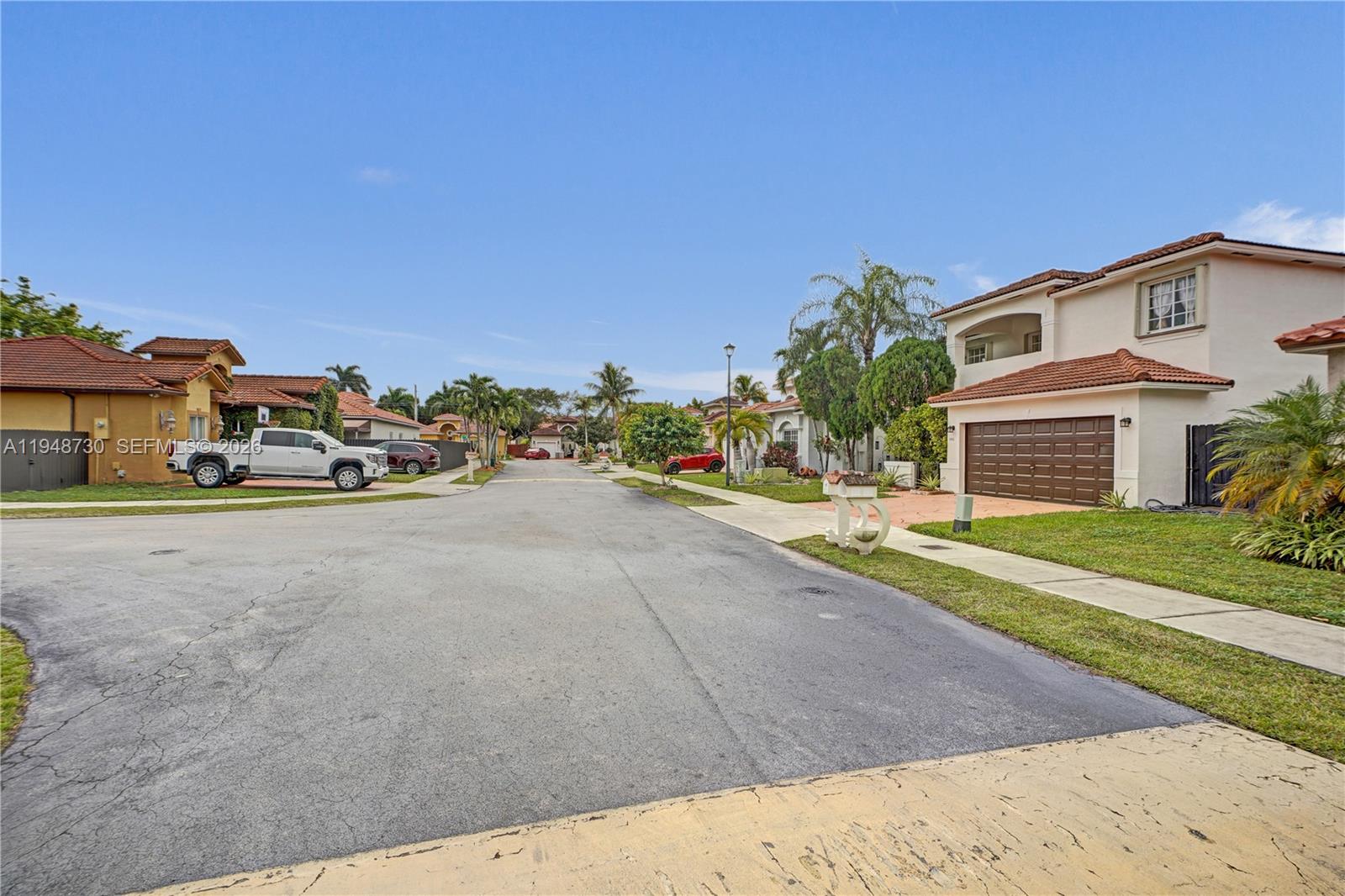 PELICANS COVE - Residential