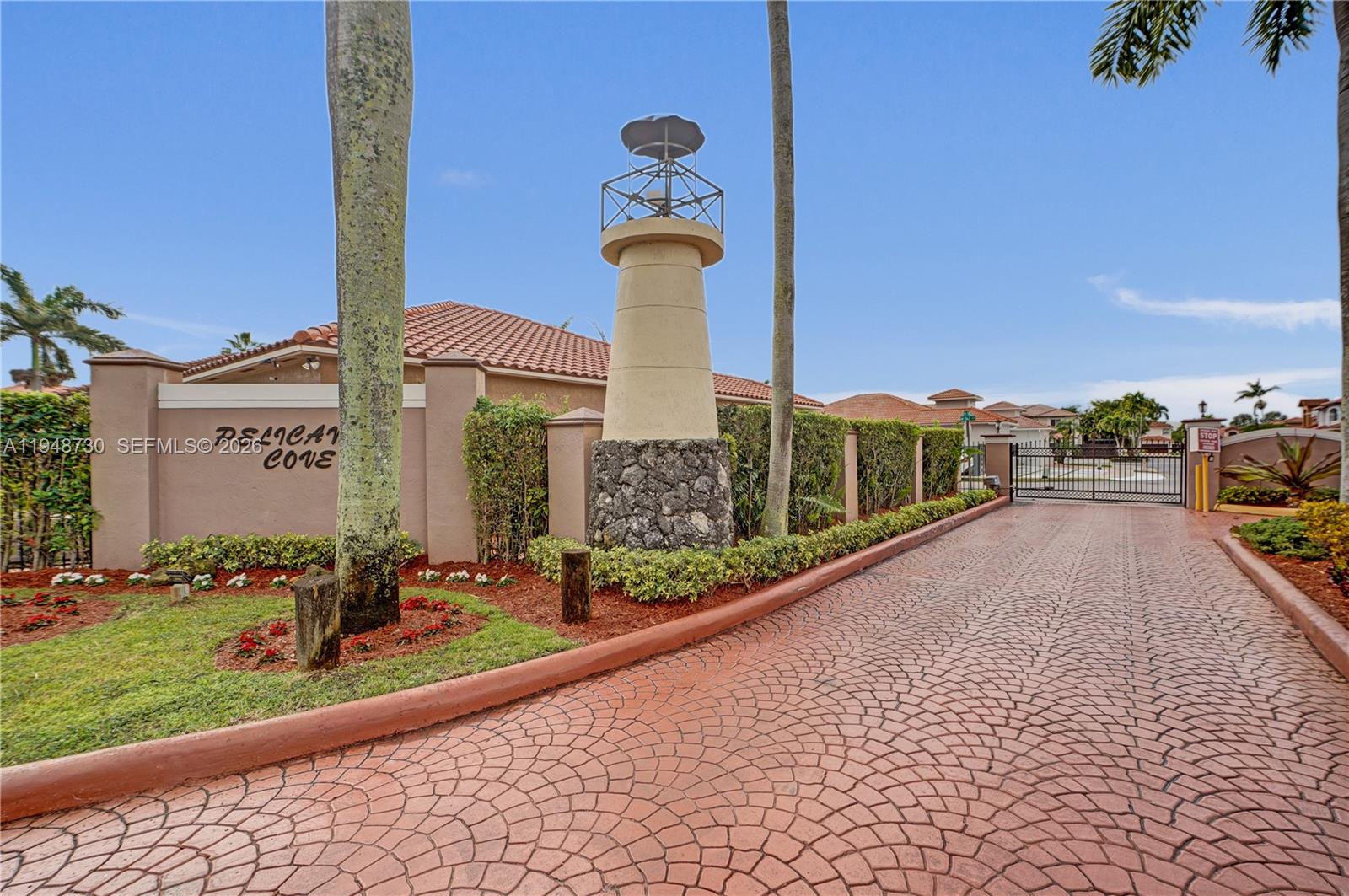 PELICANS COVE - Residential