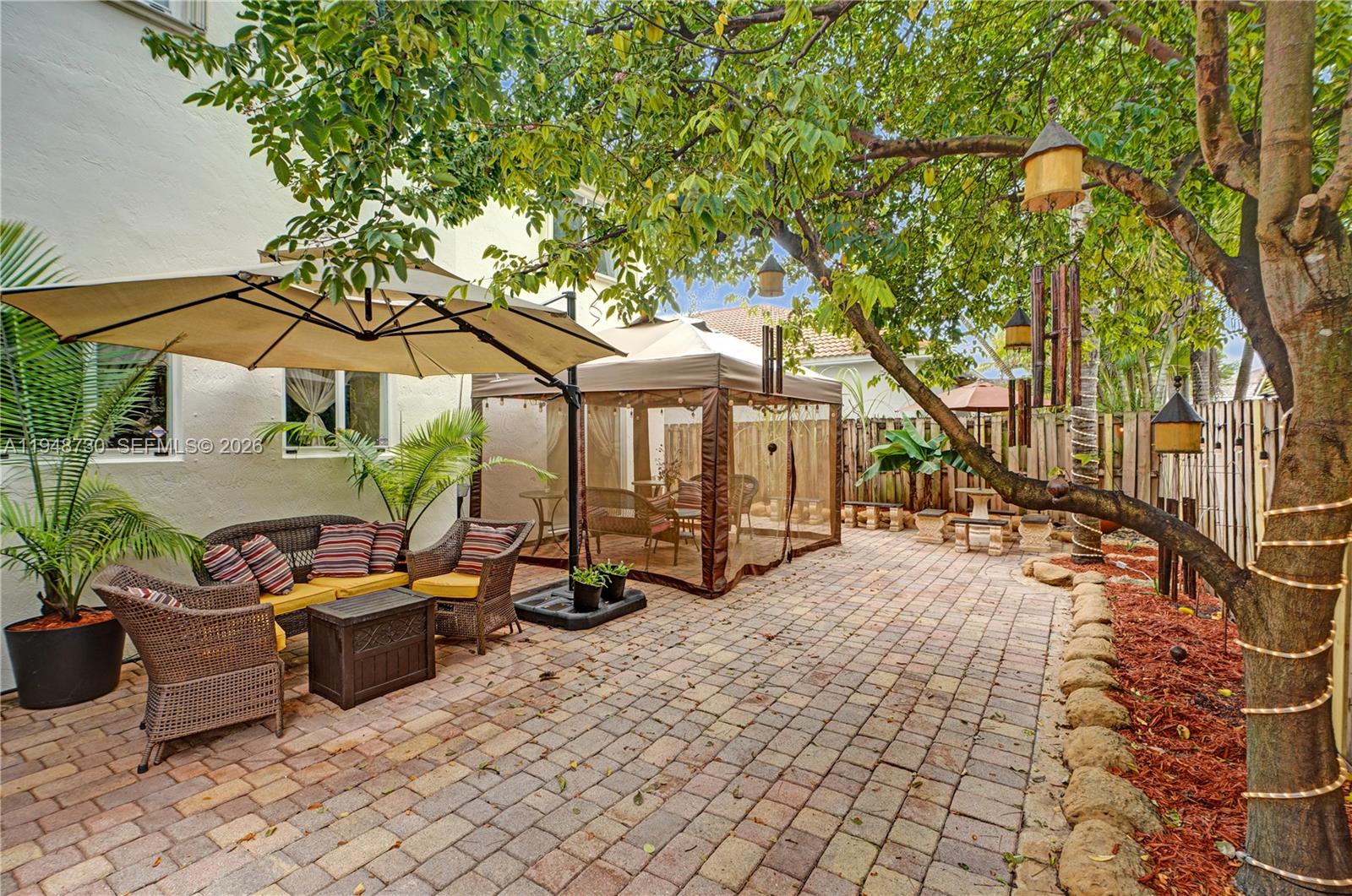 PELICANS COVE - Residential