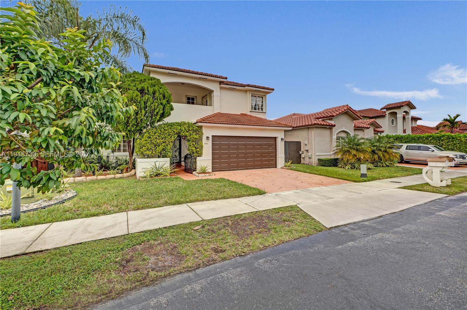 PELICANS COVE - Residential
