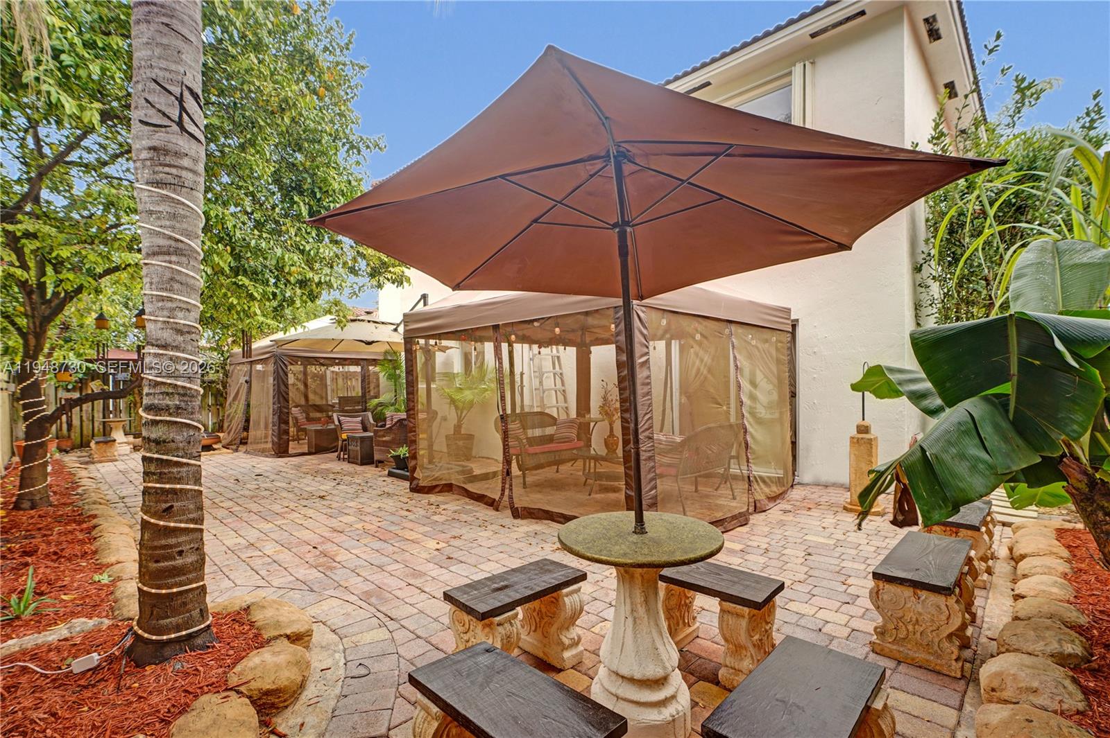 PELICANS COVE - Residential