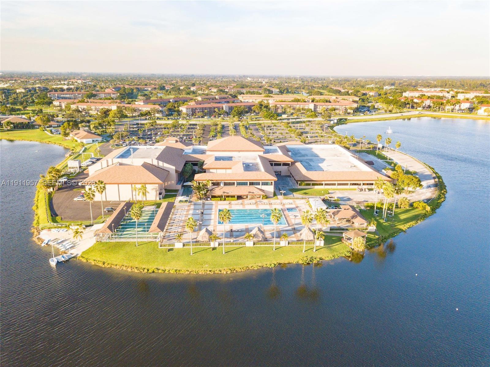 CAMBRIDGE AT CENTURY VILL - Residential