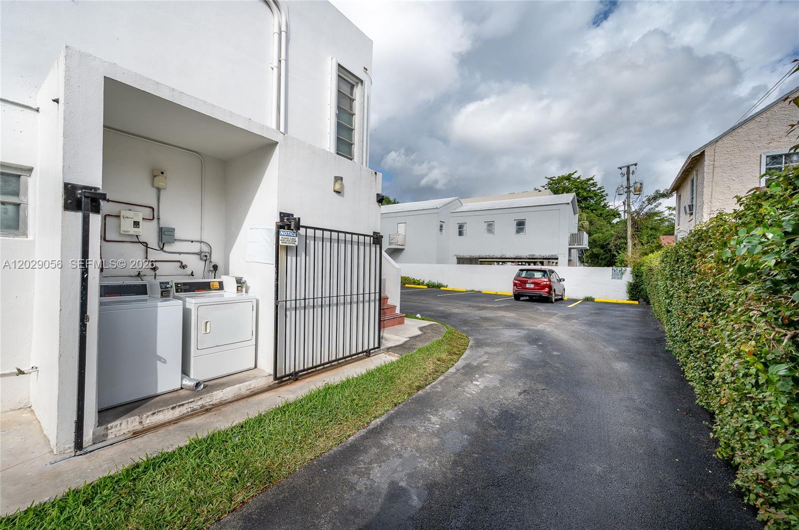 BEACON MANOR - Residential Lease