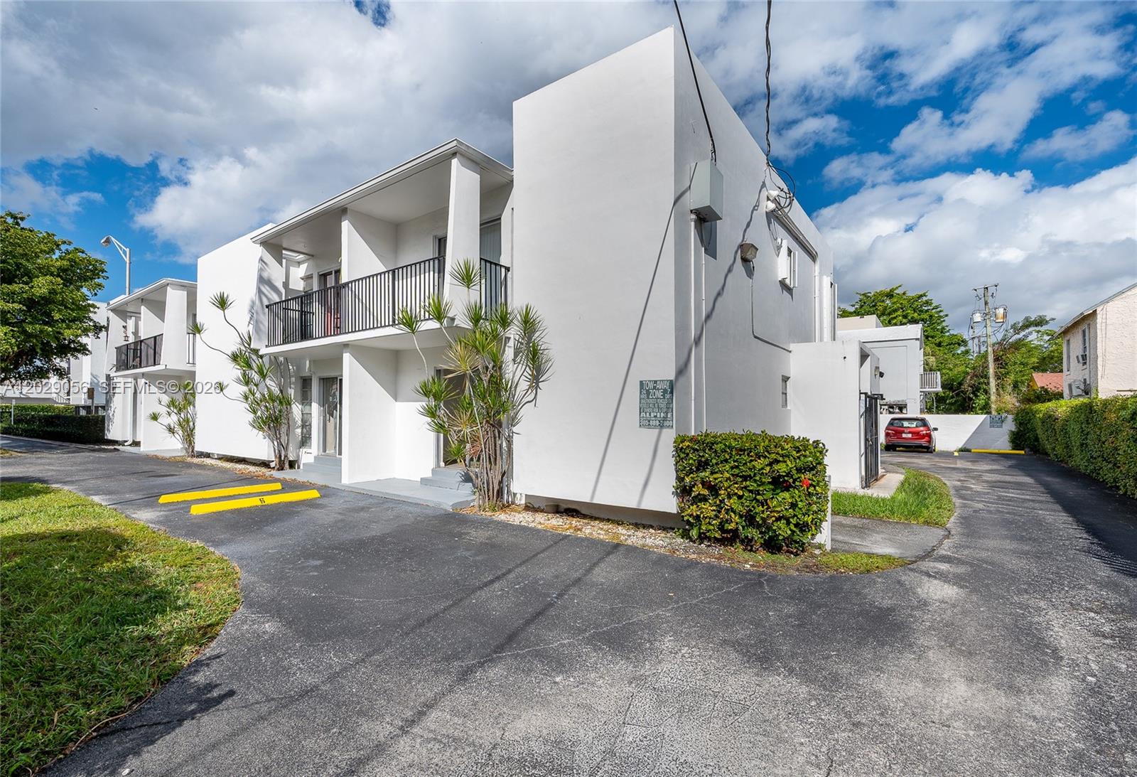 BEACON MANOR - Residential Lease