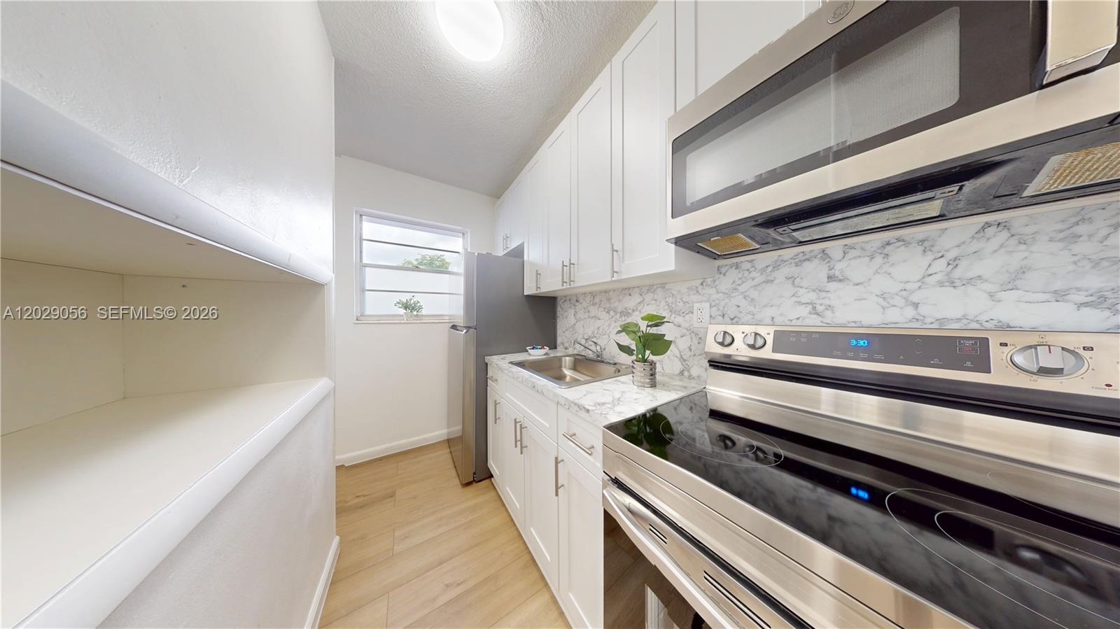 BEACON MANOR - Residential Lease