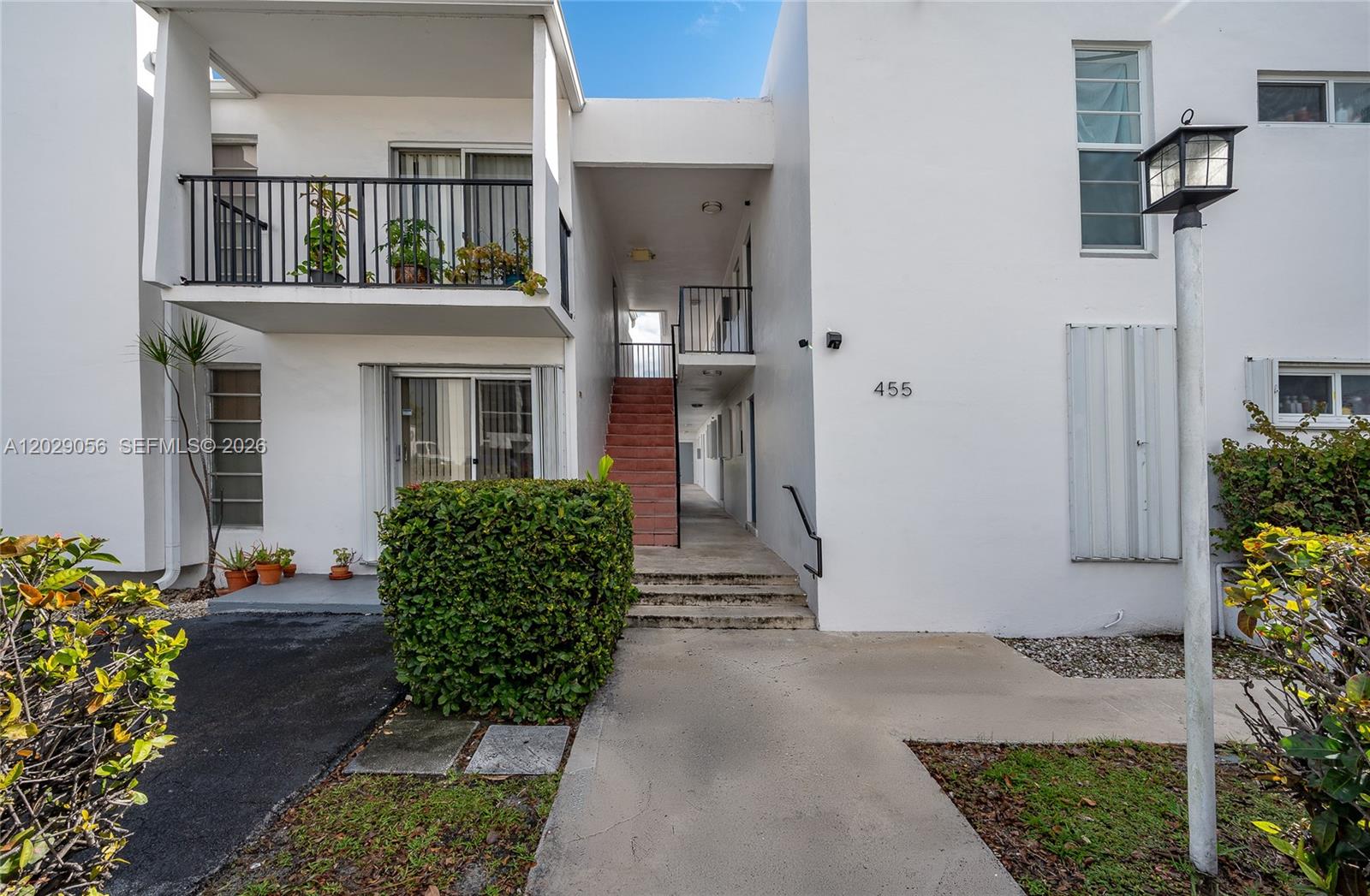 BEACON MANOR - Residential Lease
