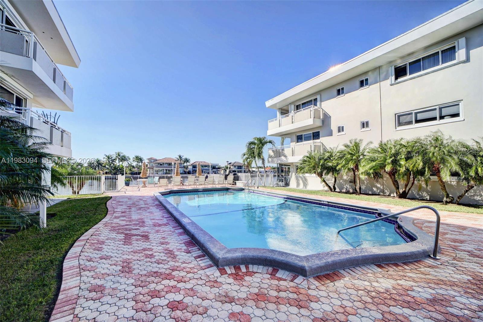 HILLSBORO IMPERIAL APTS C - Residential