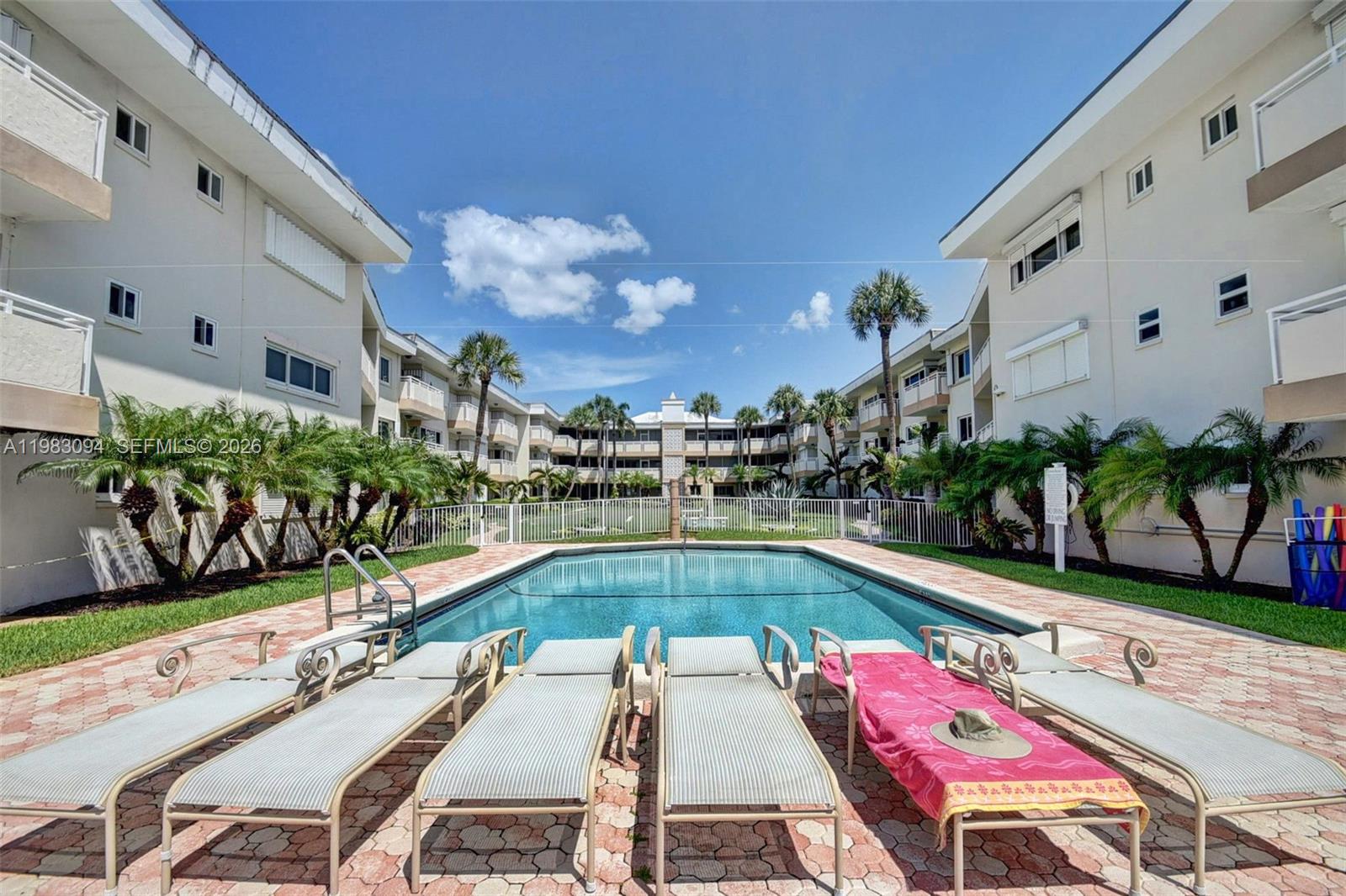 HILLSBORO IMPERIAL APTS C - Residential