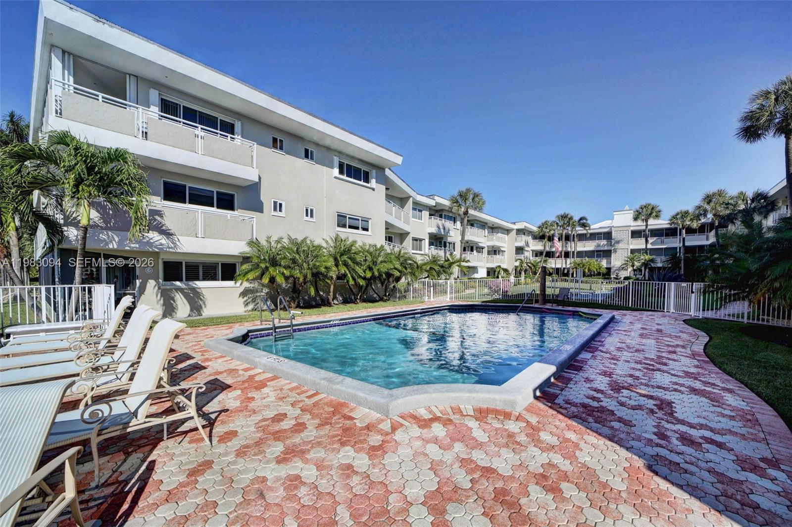 HILLSBORO IMPERIAL APTS C - Residential
