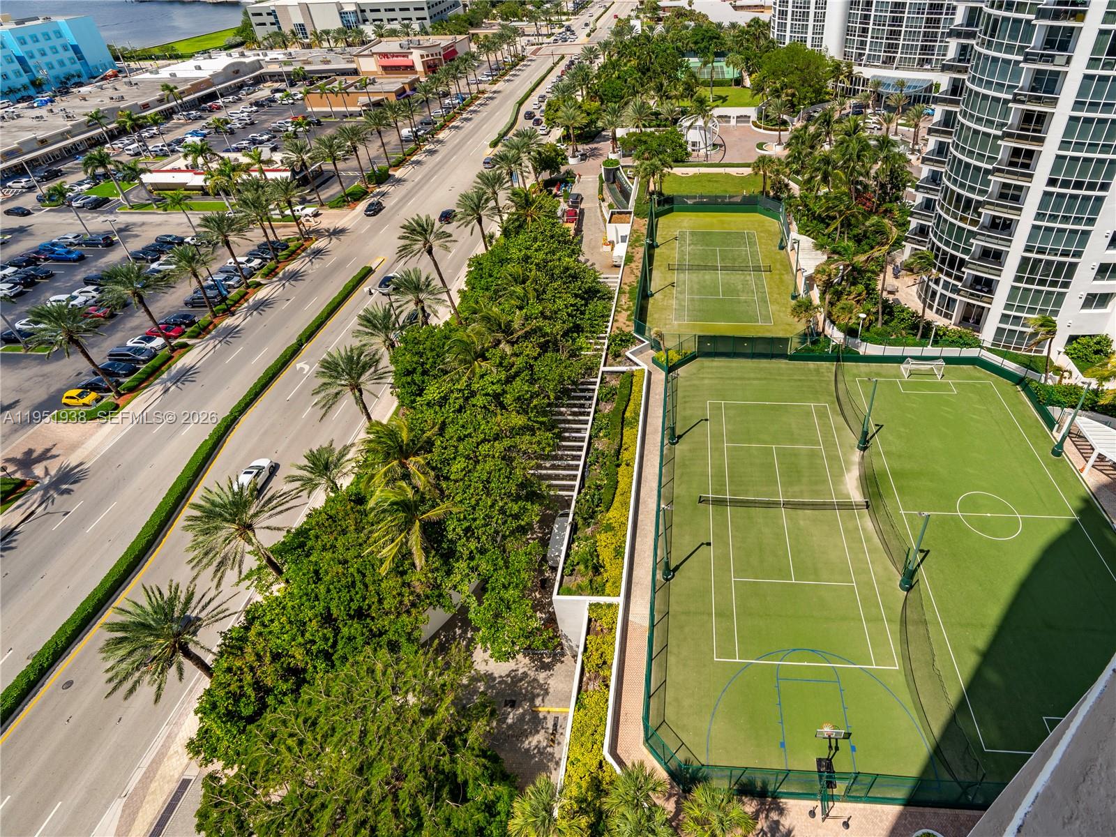 TRUMP INTERNATIONAL SONES - Residential
