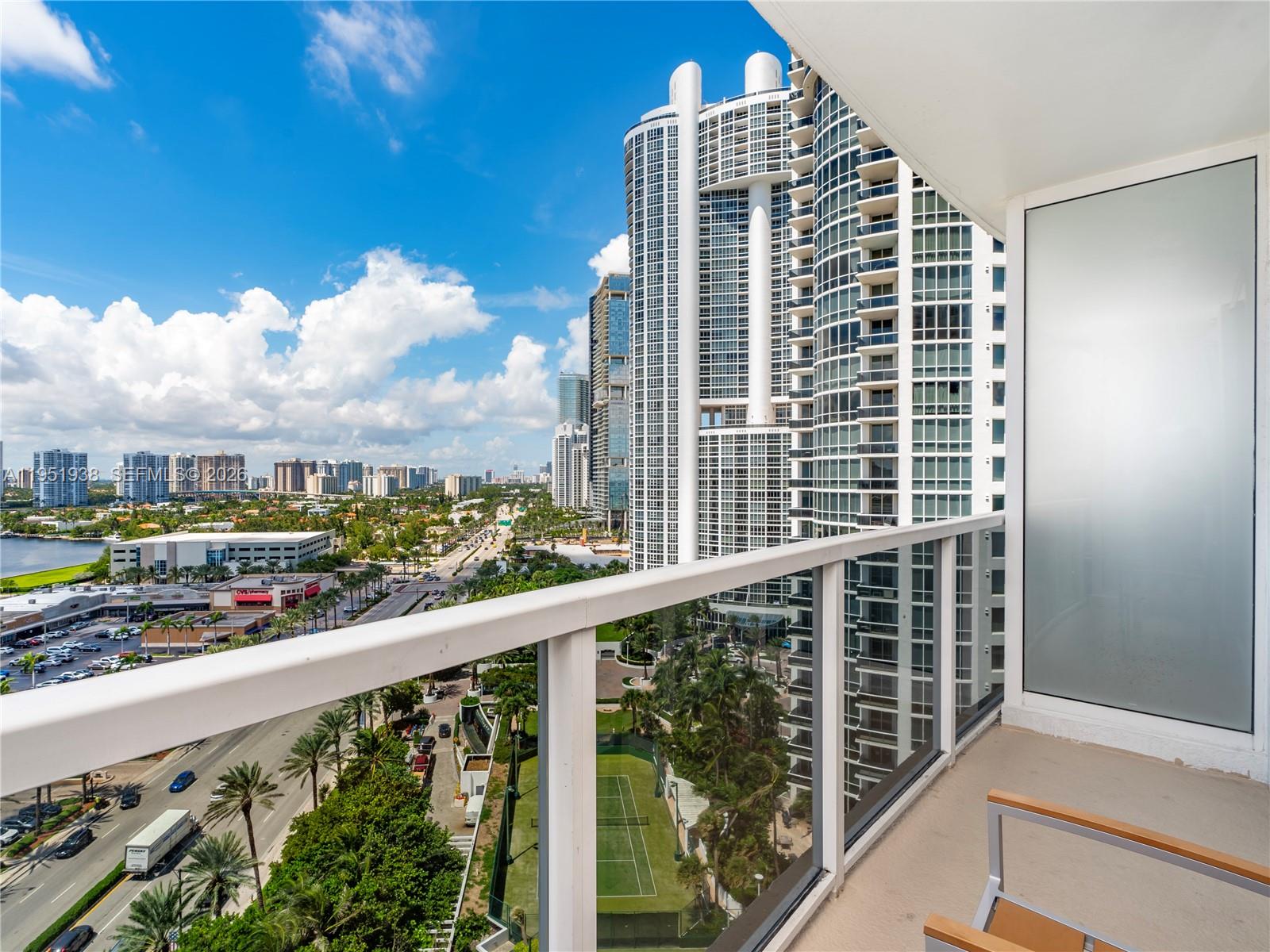 TRUMP INTERNATIONAL SONES - Residential