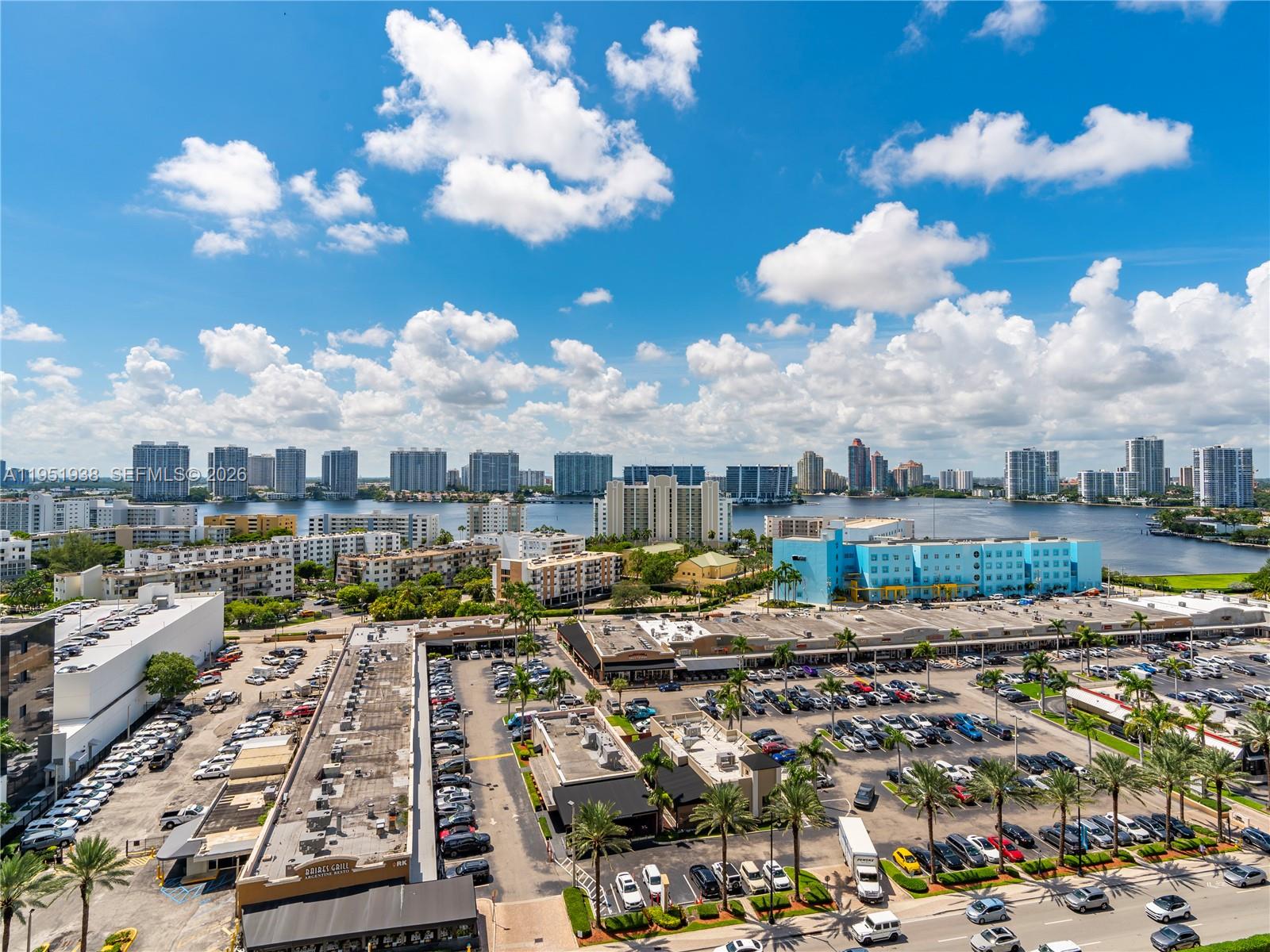 TRUMP INTERNATIONAL SONES - Residential