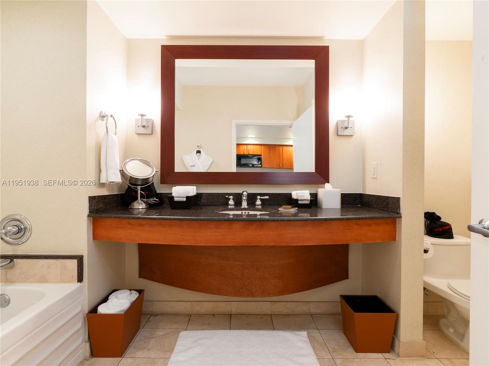 TRUMP INTERNATIONAL SONES - Residential