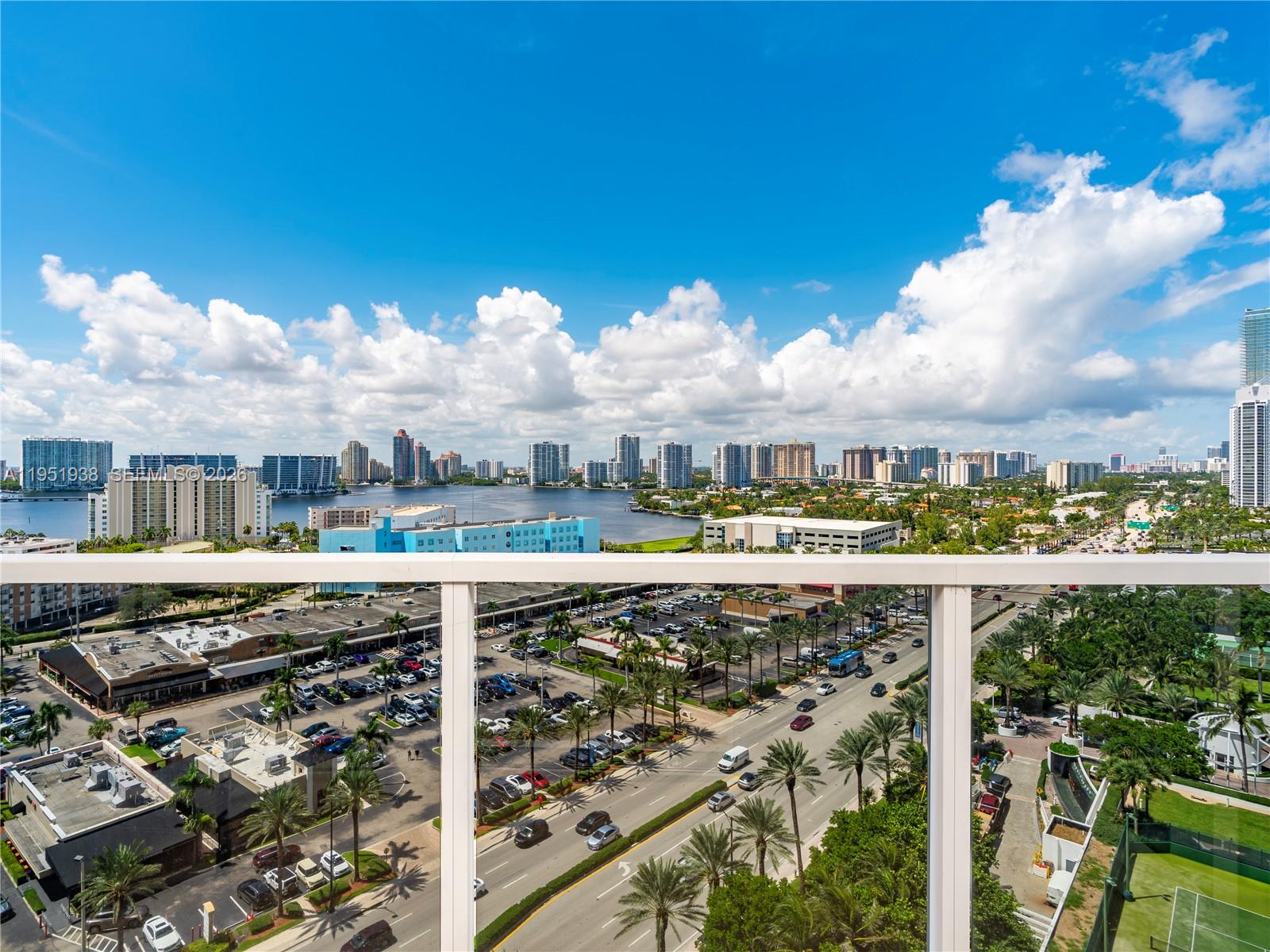 TRUMP INTERNATIONAL SONES - Residential