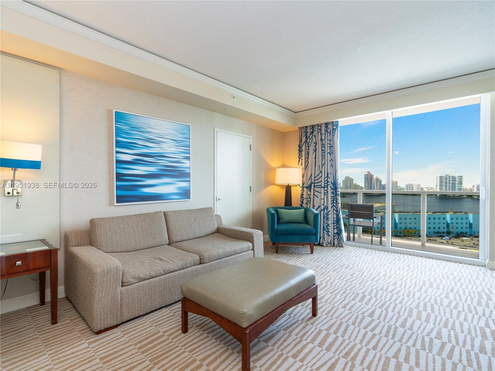 TRUMP INTERNATIONAL SONES - Residential