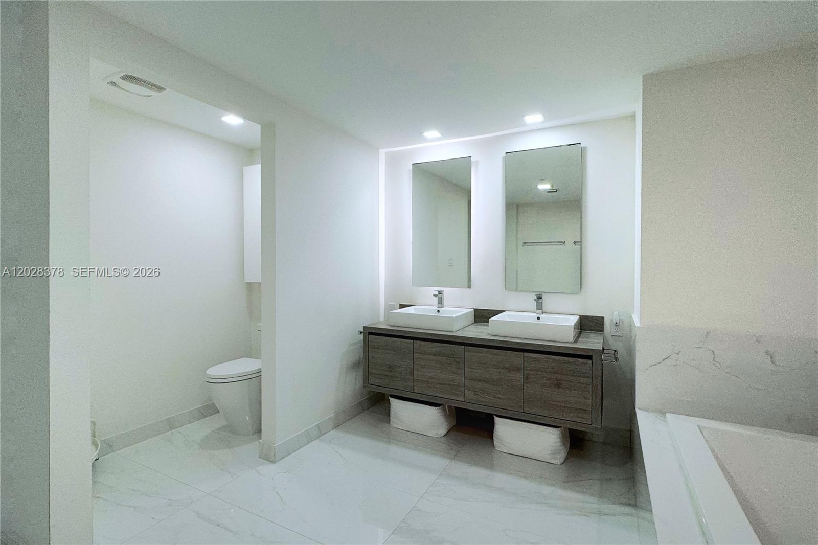400 SUNNY ISLES CONDO WES - Residential Lease