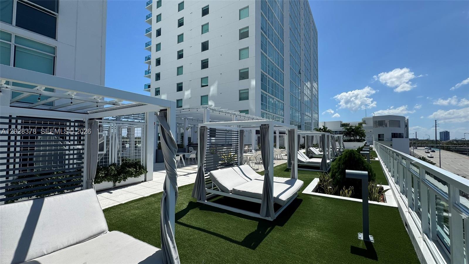 400 SUNNY ISLES CONDO WES - Residential Lease