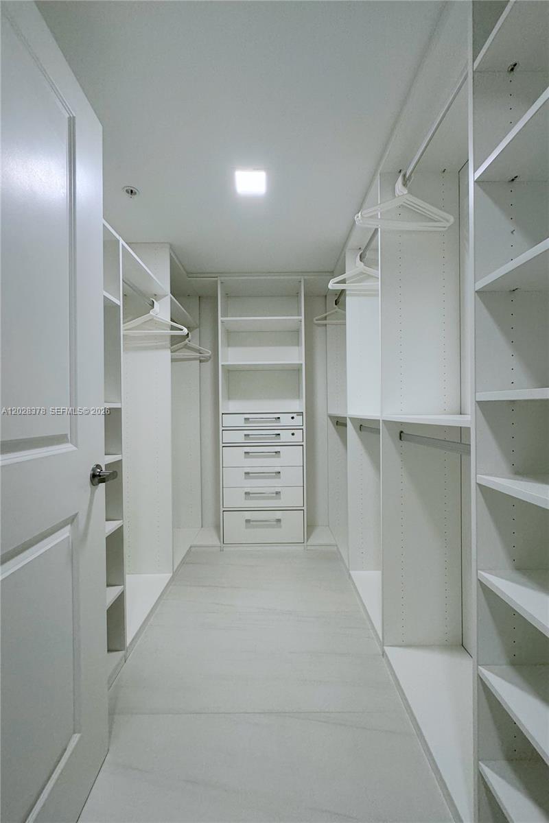 400 SUNNY ISLES CONDO WES - Residential Lease