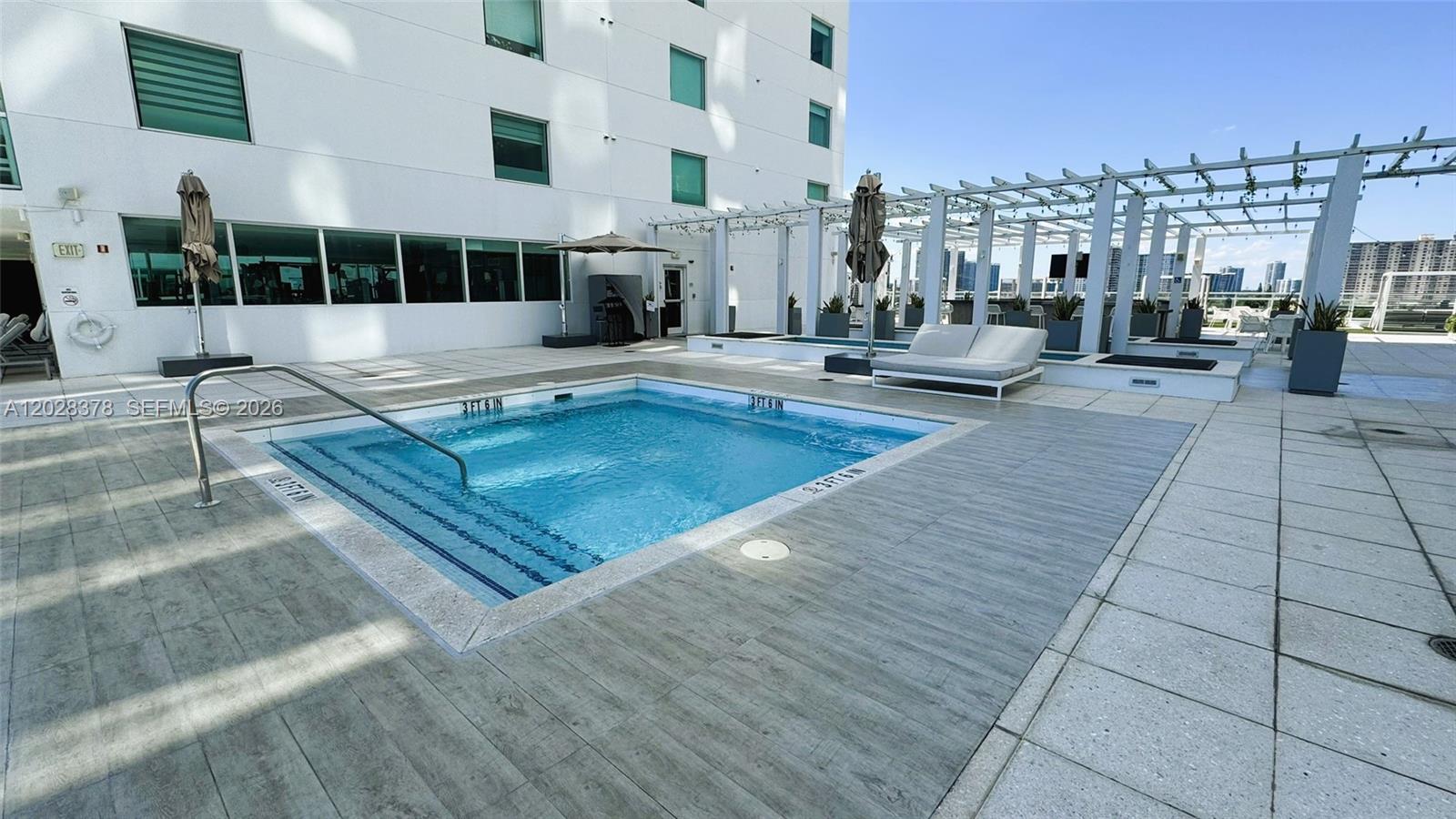 400 SUNNY ISLES CONDO WES - Residential Lease