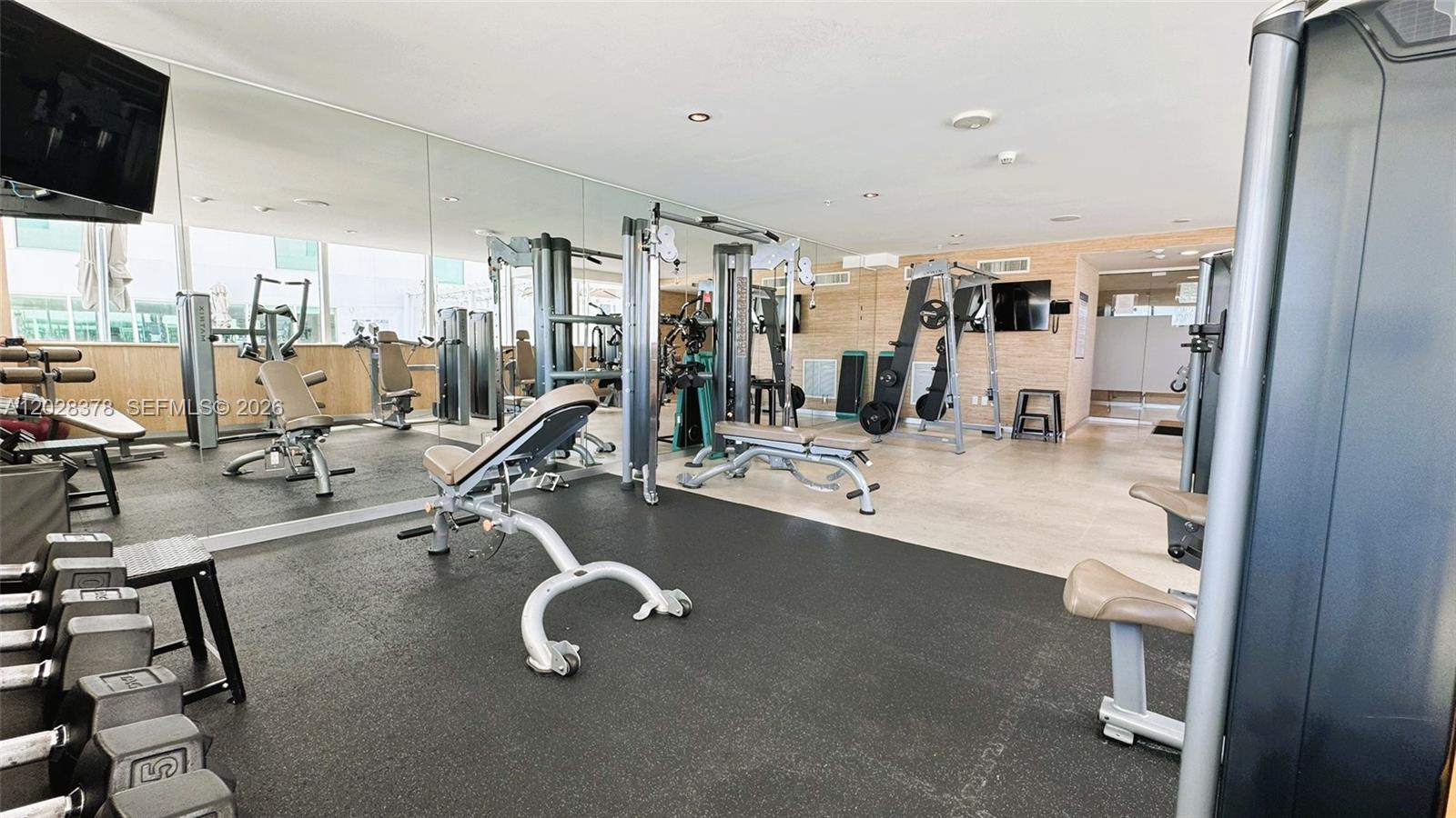 400 SUNNY ISLES CONDO WES - Residential Lease