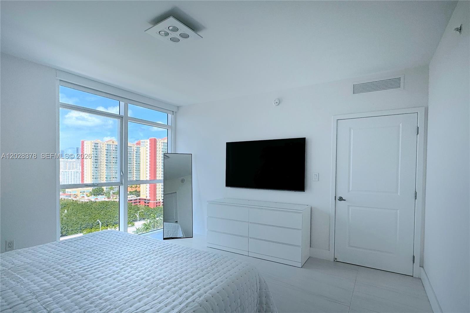 400 SUNNY ISLES CONDO WES - Residential Lease