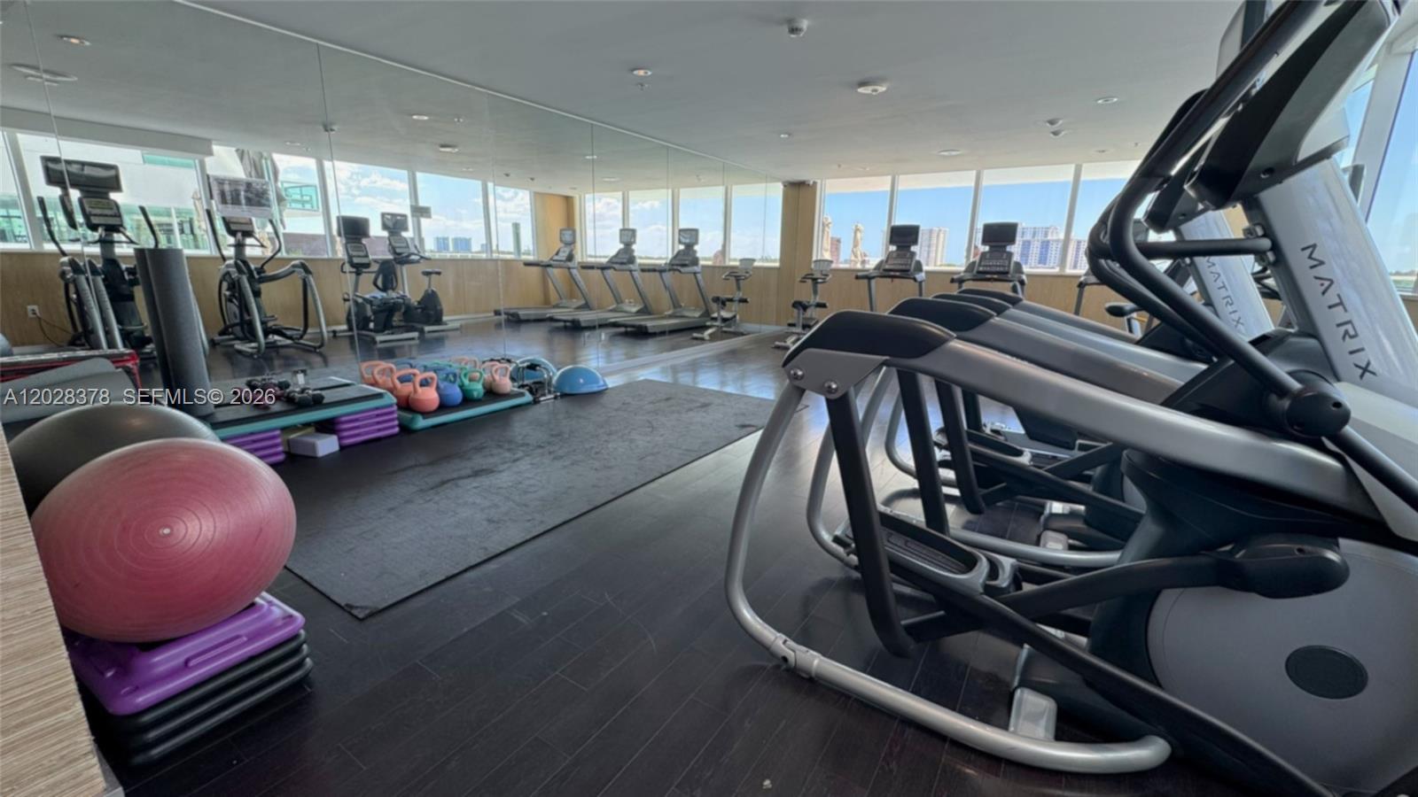 400 SUNNY ISLES CONDO WES - Residential Lease