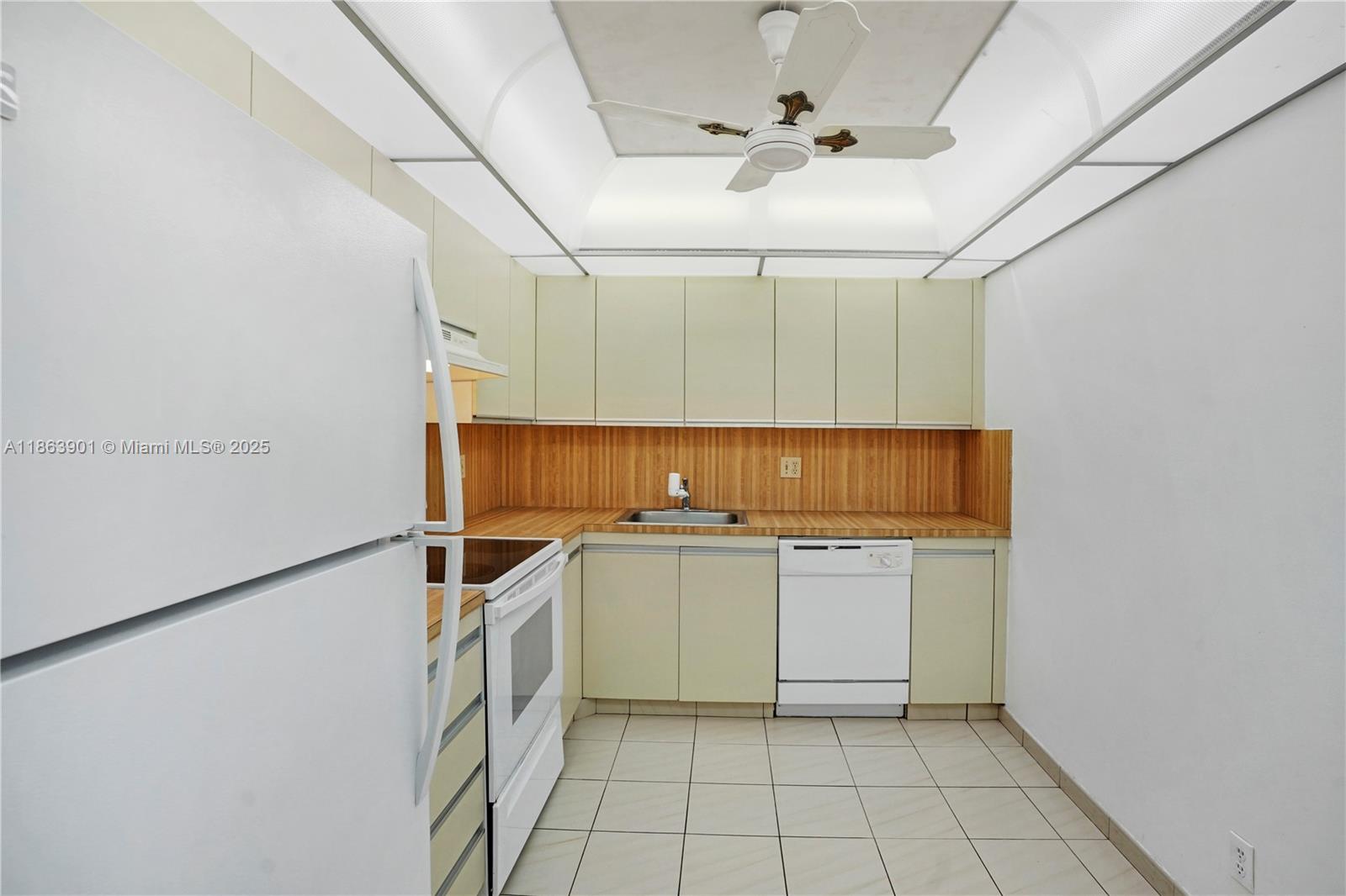 OLYMPUS CONDO PHASE - Residential