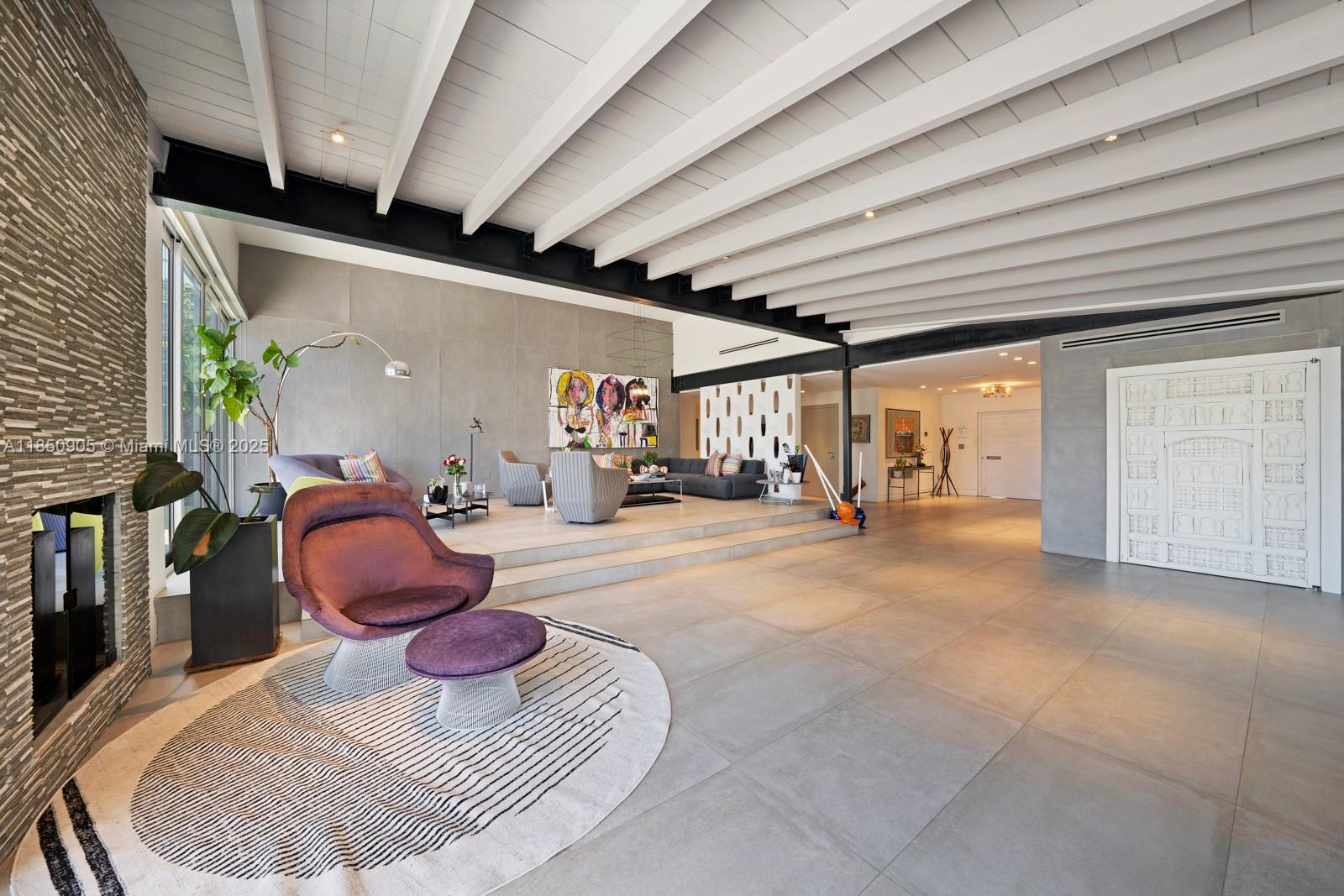 SKY LAKE - Residential