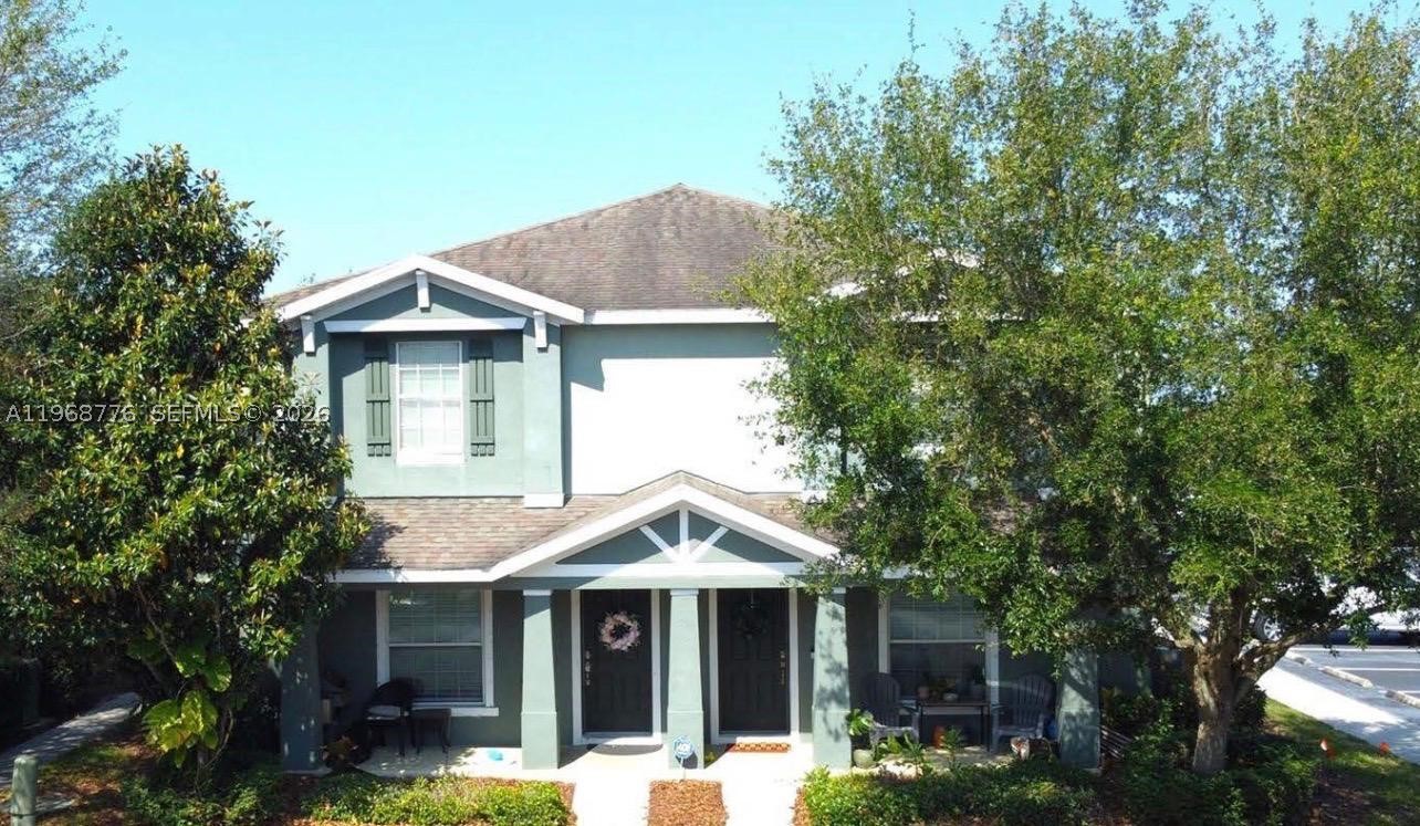 Beautiful, well-maintained 2BR/2.5Bath townhome in the gated community of Magnolia Park.