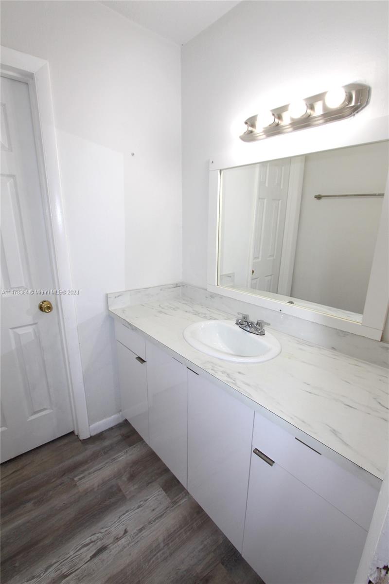 WOODSIDE - Residential Lease