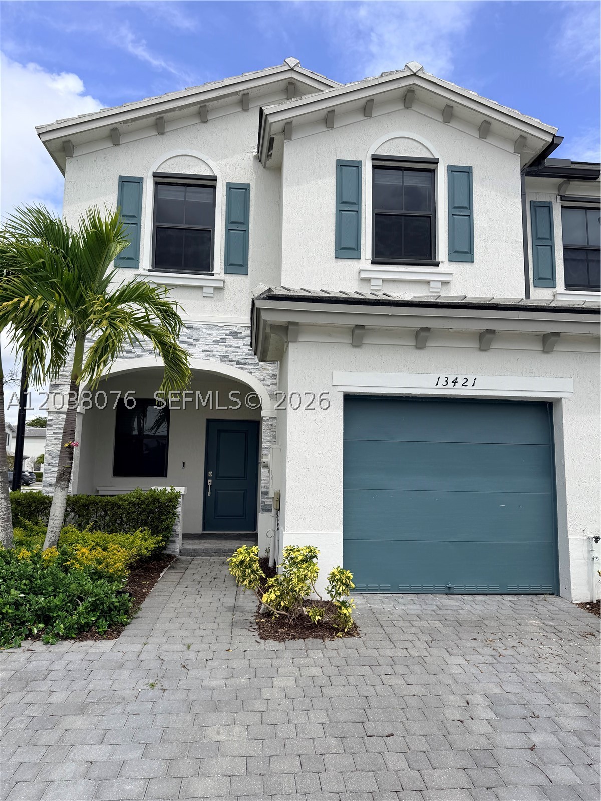 PINE ISLE - Residential