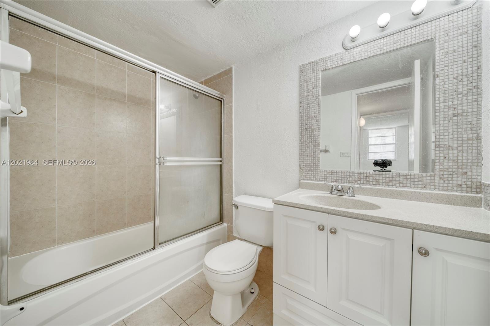 YOLANDA VILLAS CONDO - Residential