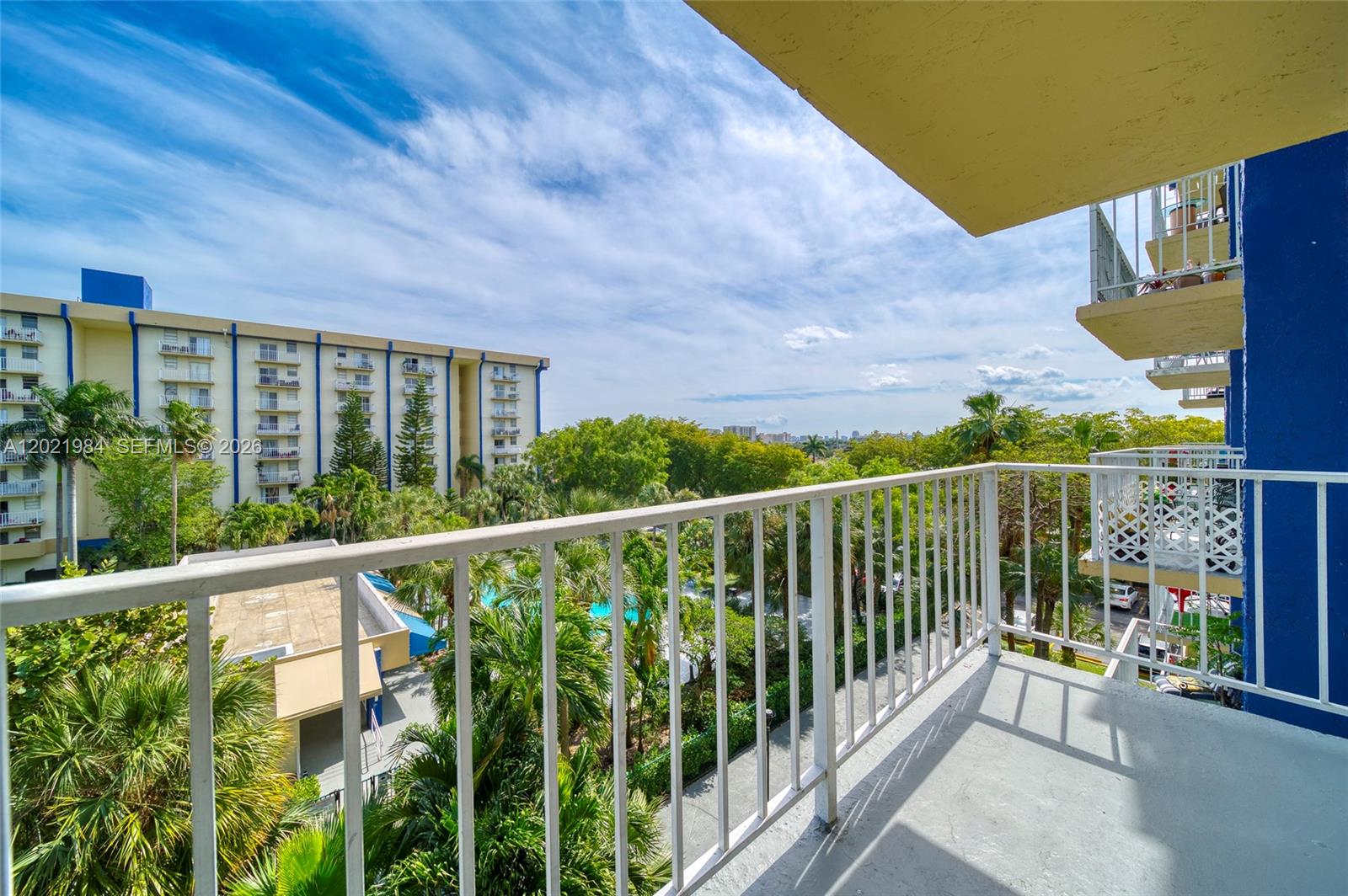 YOLANDA VILLAS CONDO - Residential