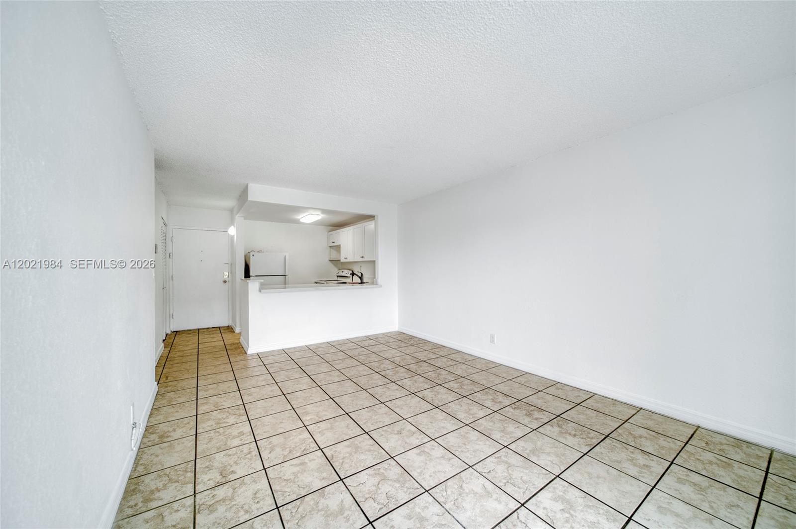 YOLANDA VILLAS CONDO - Residential