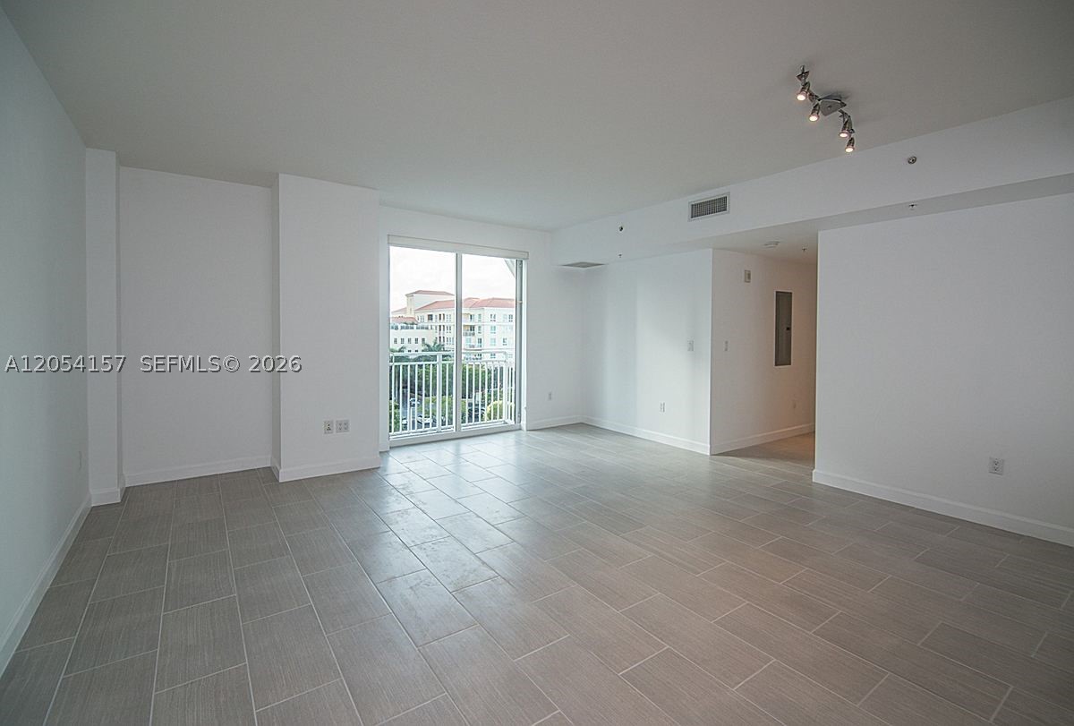 DOWNTOWN DADELAND CONDO N - Residential