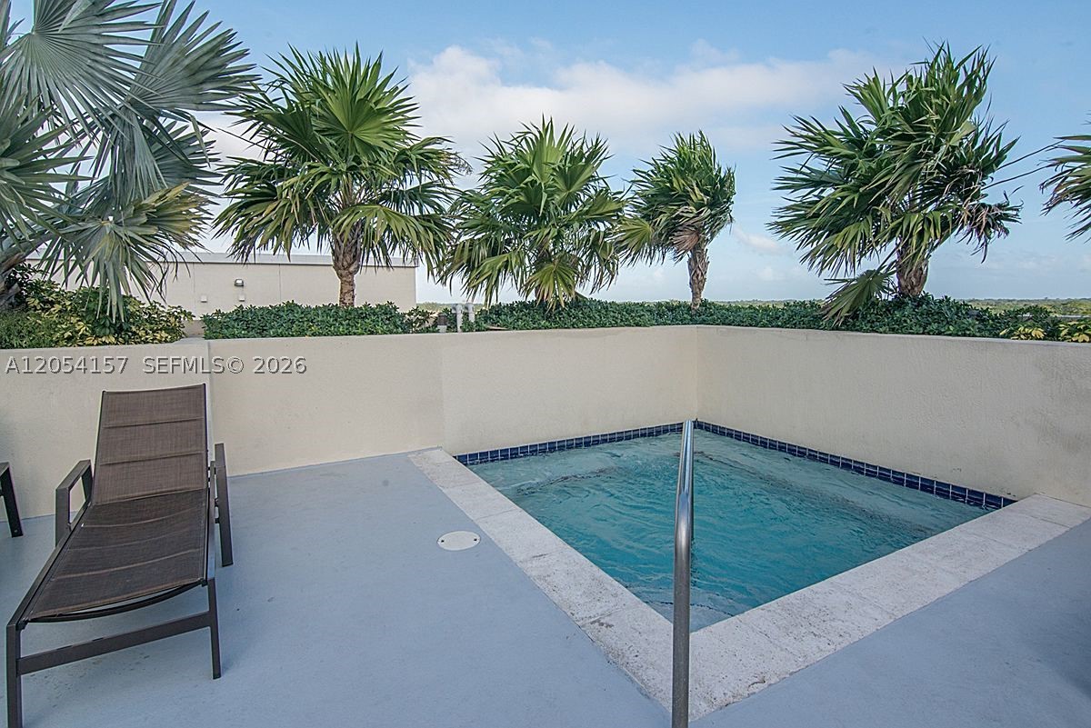 DOWNTOWN DADELAND CONDO N - Residential