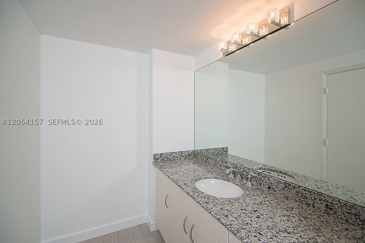 DOWNTOWN DADELAND CONDO N - Residential