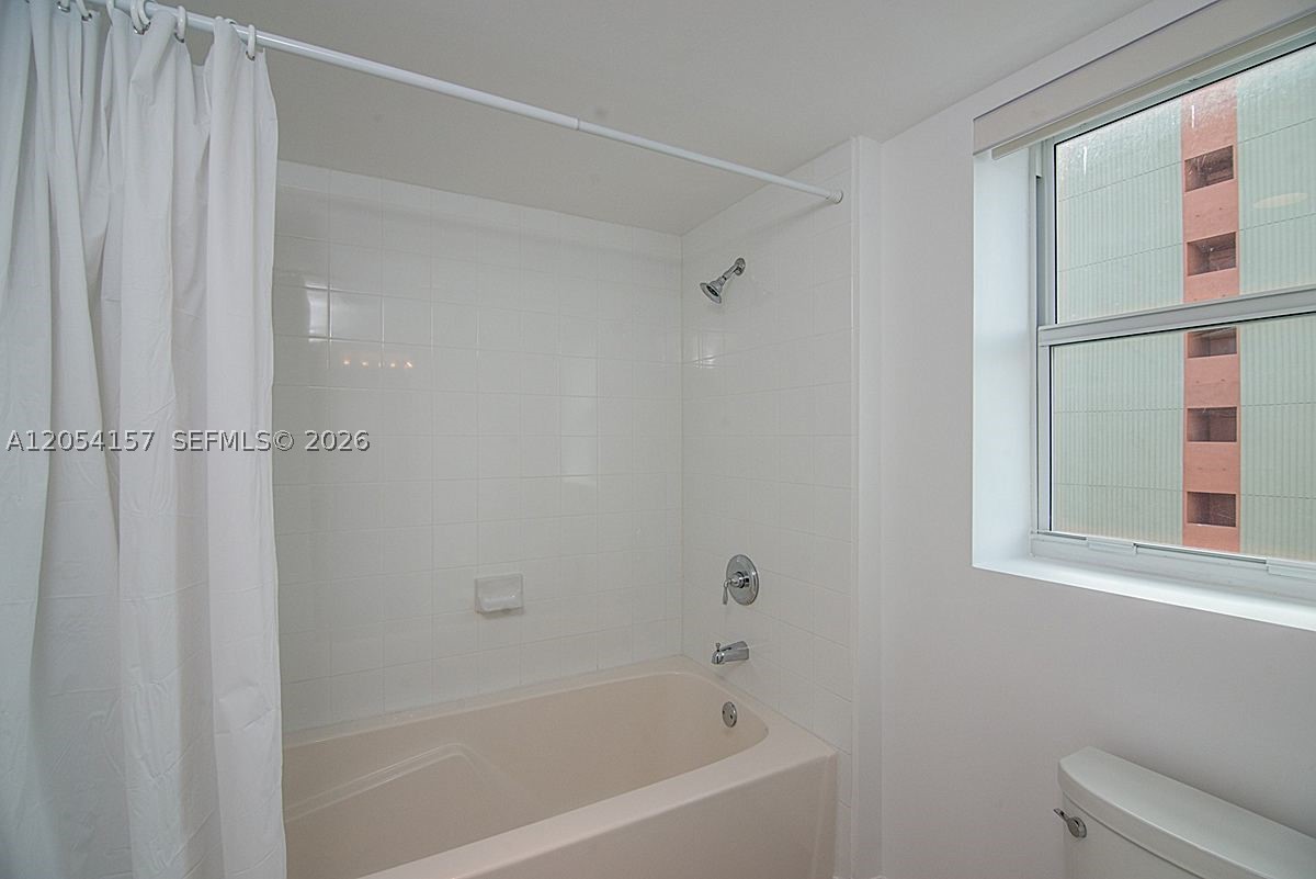 DOWNTOWN DADELAND CONDO N - Residential