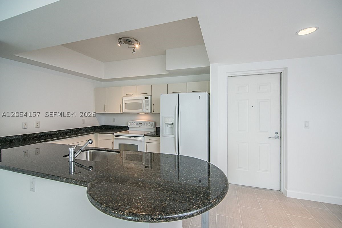DOWNTOWN DADELAND CONDO N - Residential