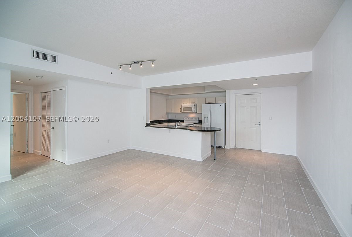 DOWNTOWN DADELAND CONDO N - Residential