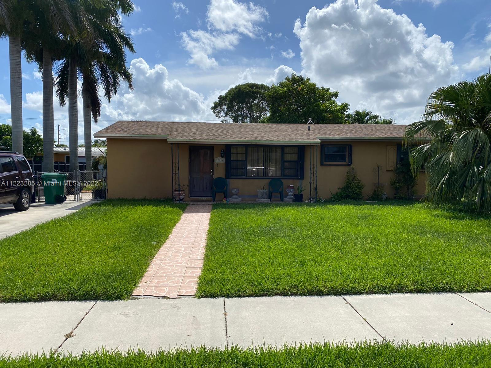 PINEWOOD MANOR - Residential