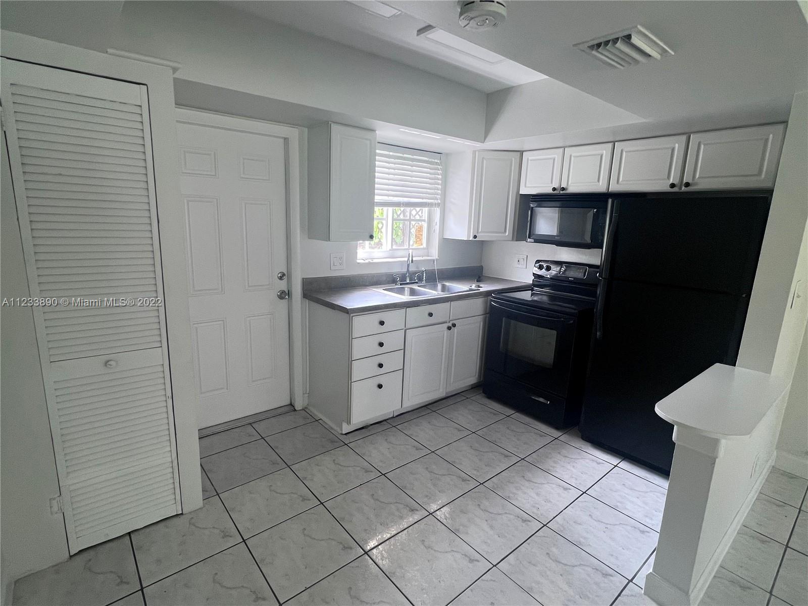 ALMAR ESTATES RESUB - Residential Lease