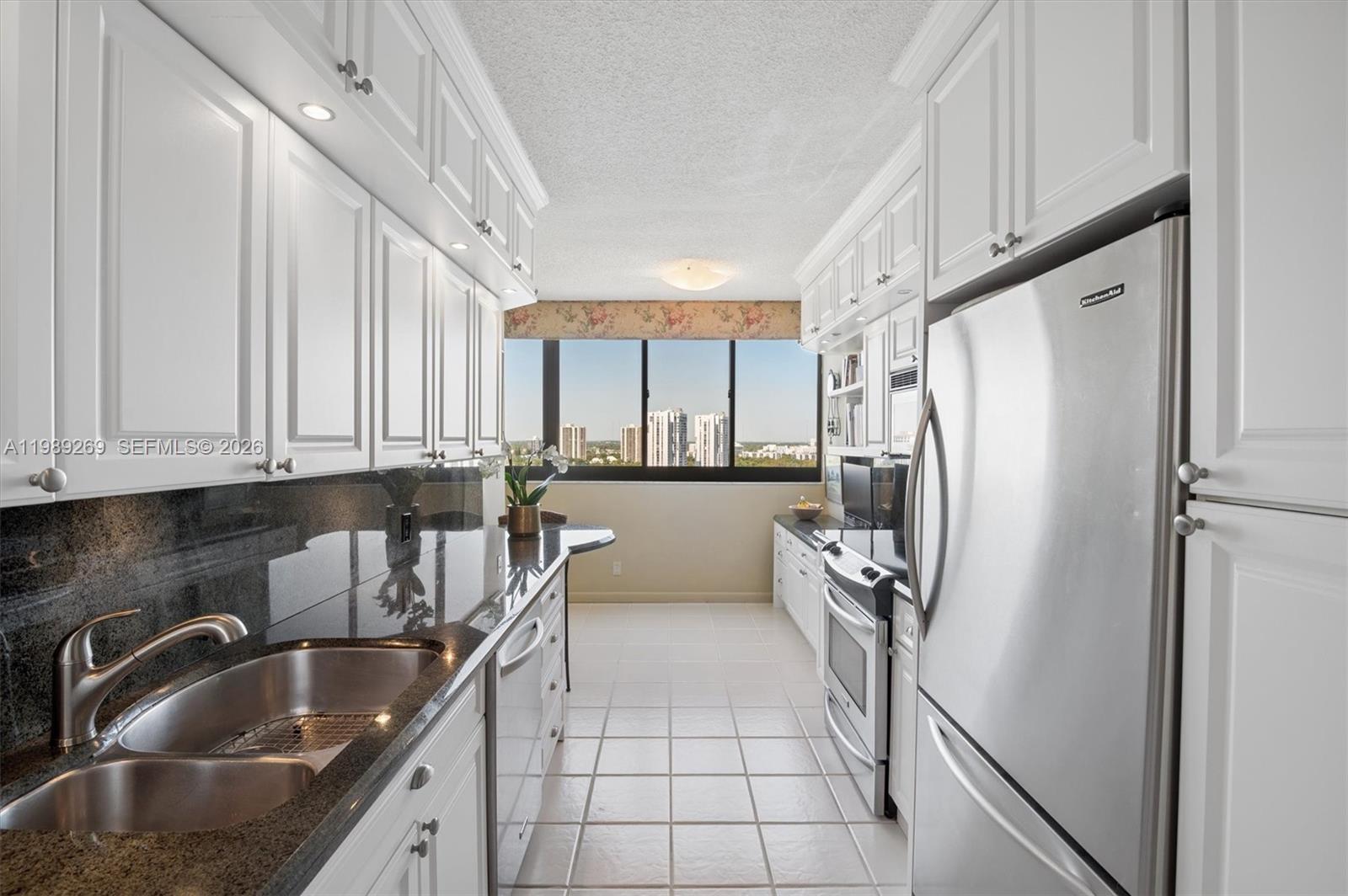 THE LANDMARK CONDO - Residential