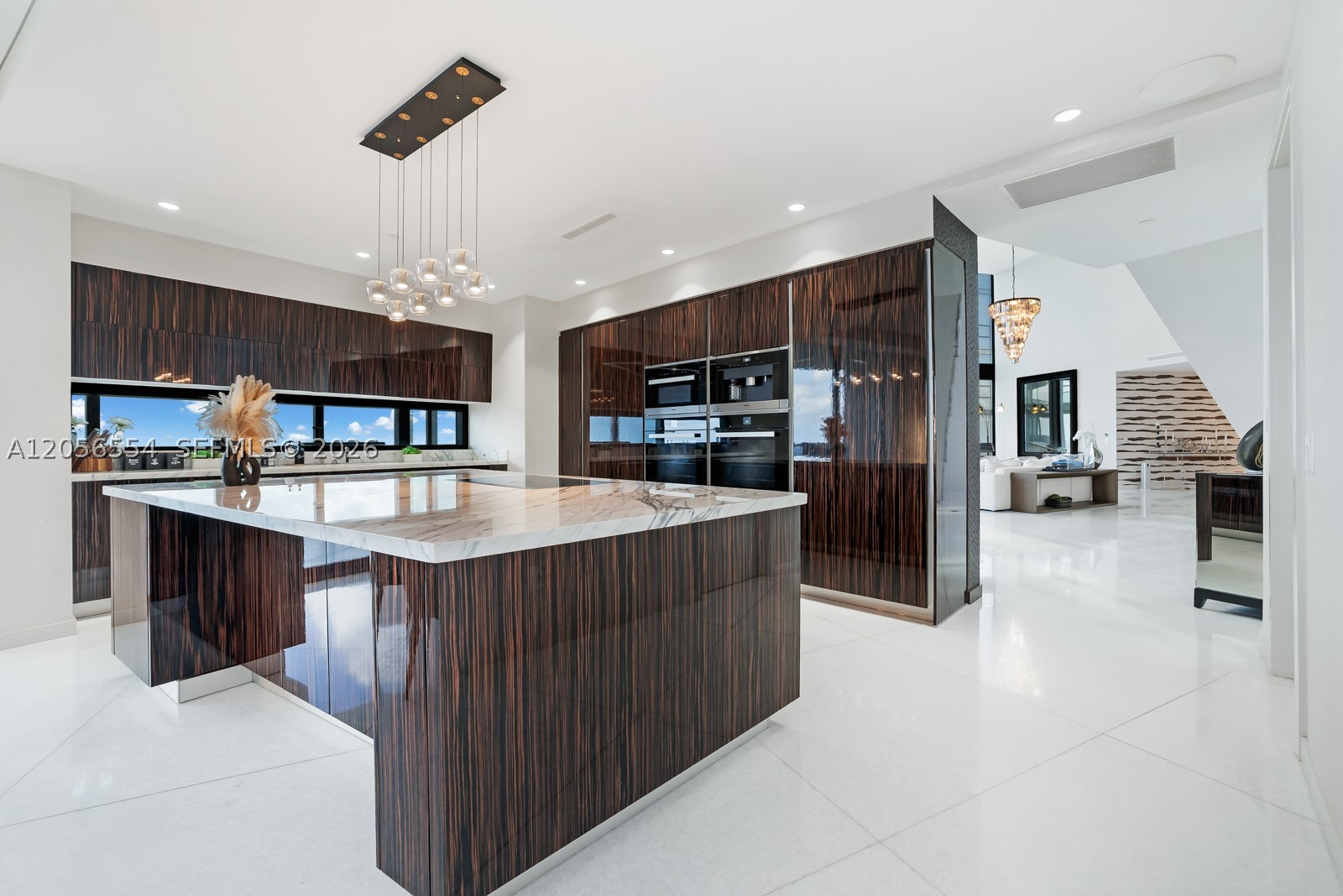 18555 COLLINS AVENUE COND - Residential