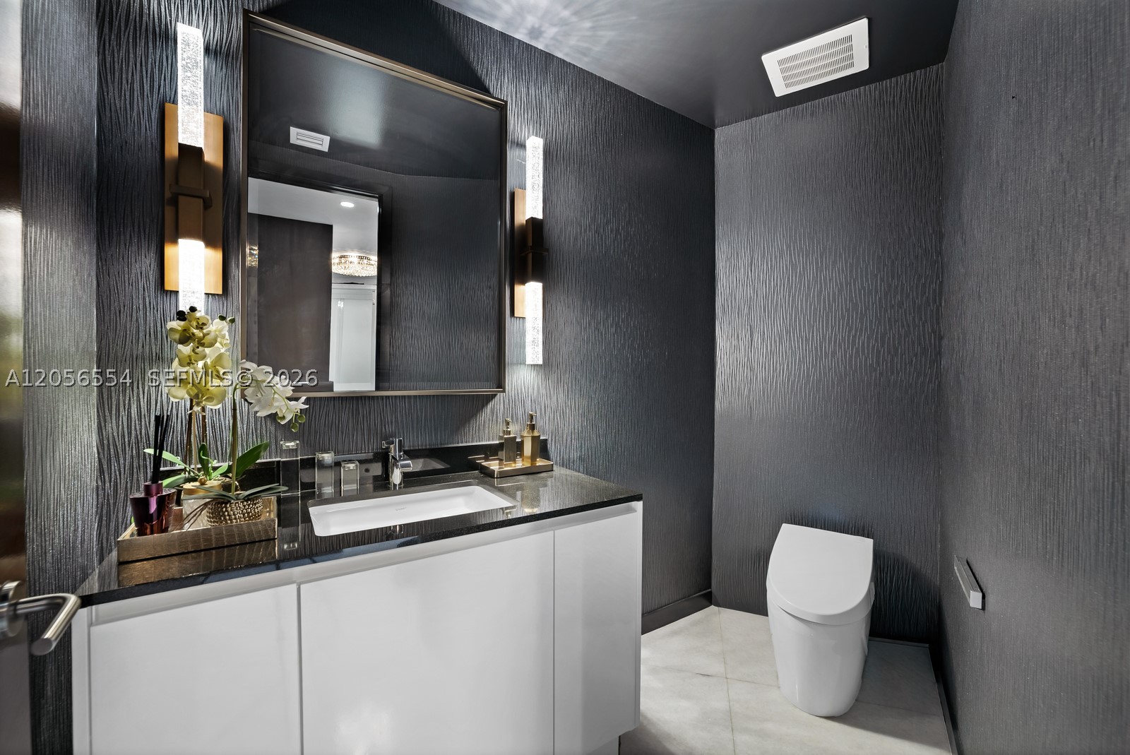 18555 COLLINS AVENUE COND - Residential