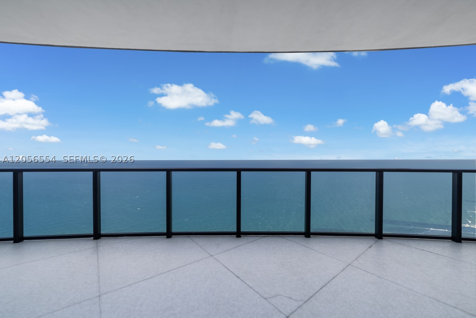 18555 COLLINS AVENUE COND - Residential
